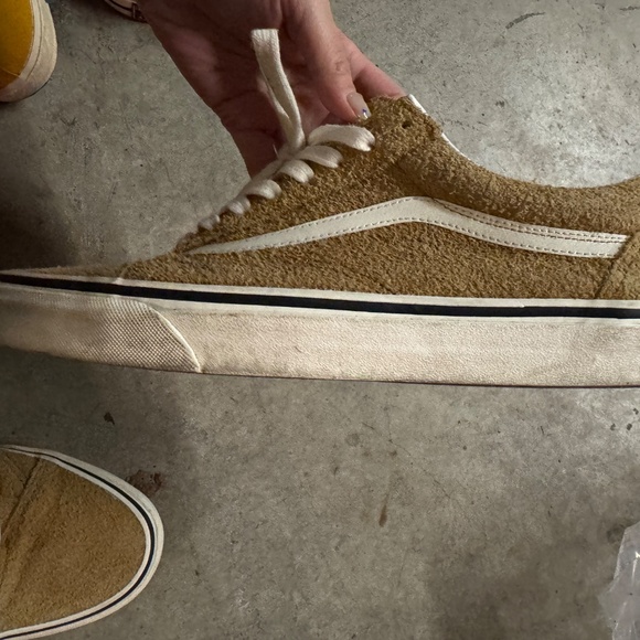 Vans - Picture 6 of 7